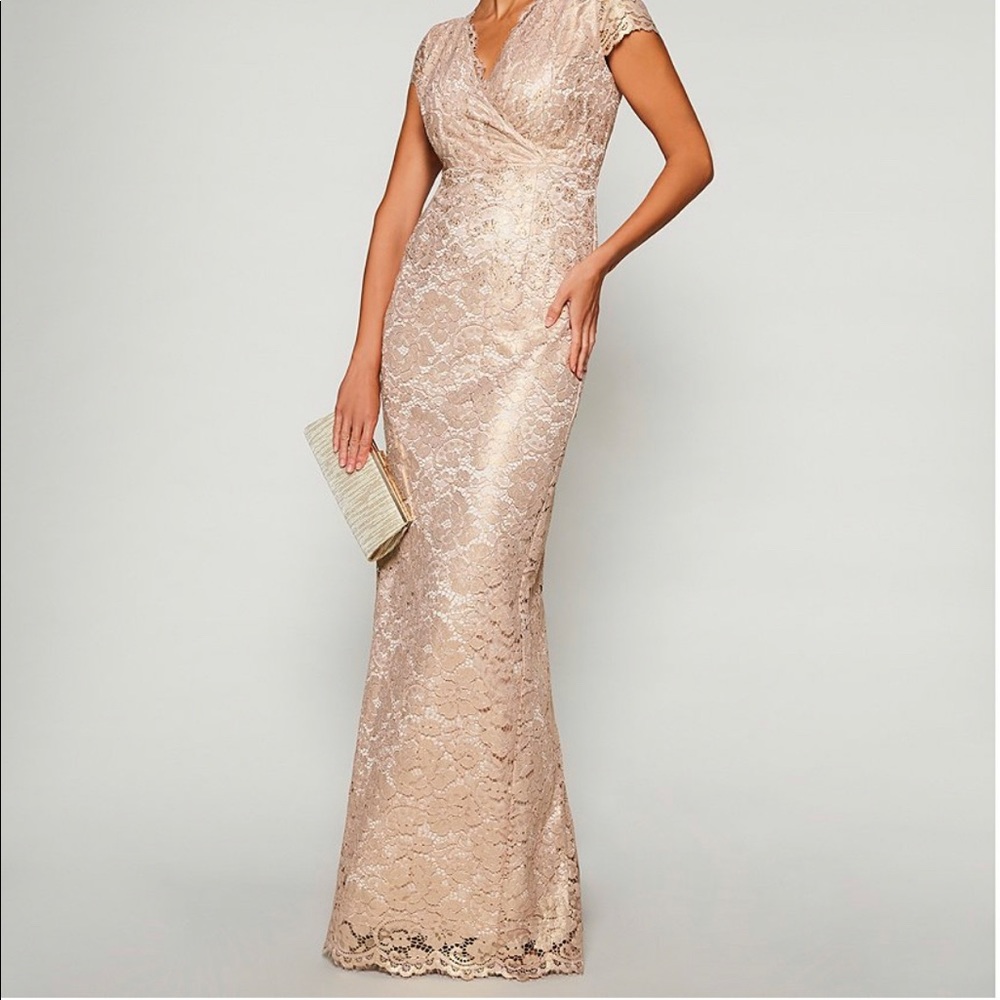 Adrianna Papell size 2 lace evening gown
